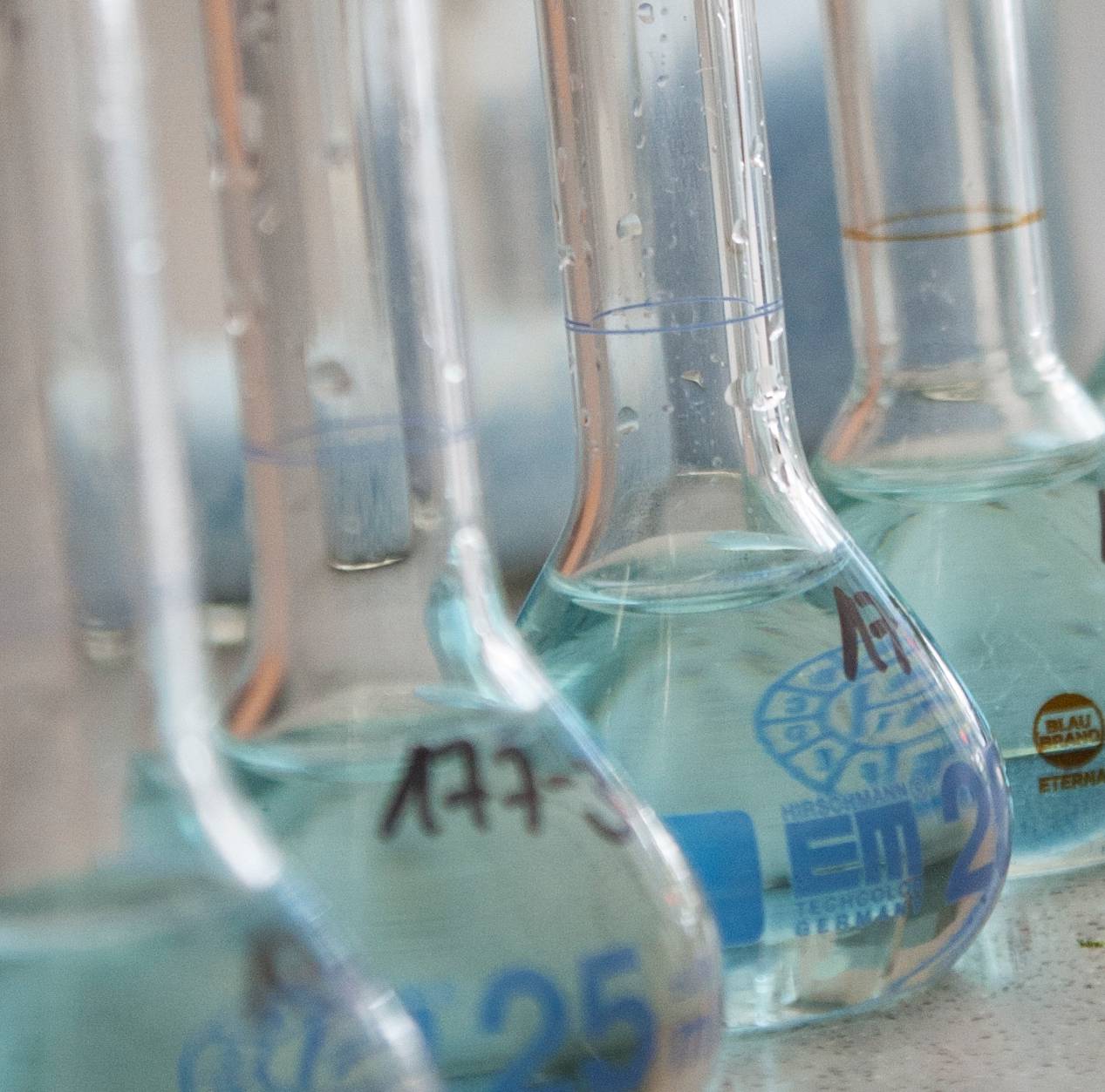 Kolben mit Flüssigkeit, Labor